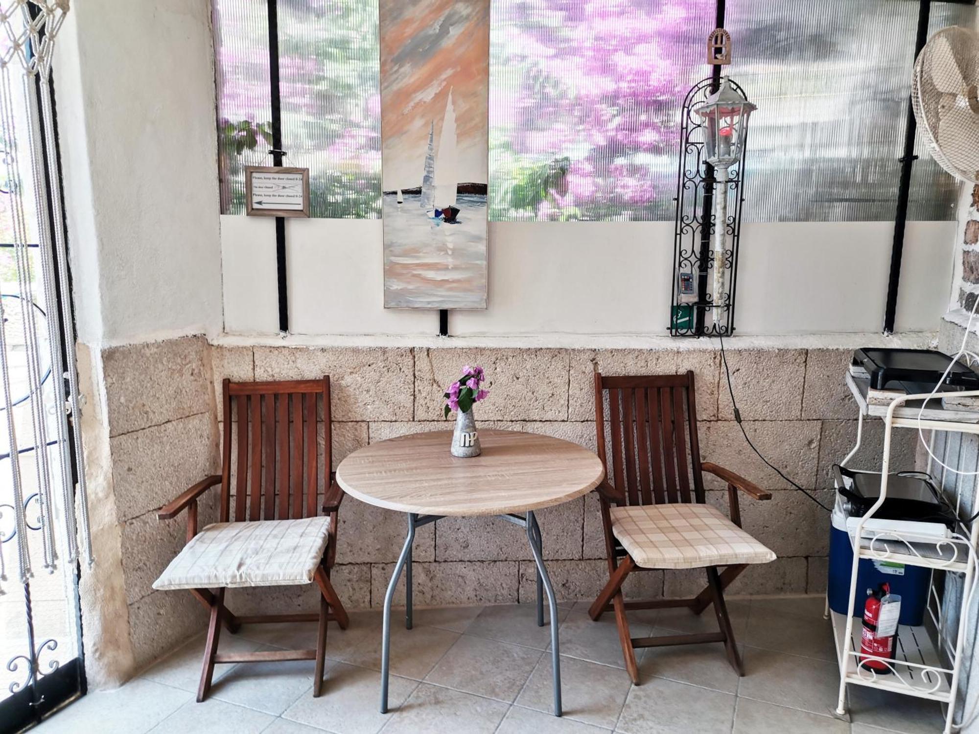 Apartment Alena With Terrace And Garden Center Jelsa イェルサ エクステリア 写真